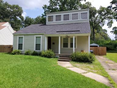 Main picture of 720 Cecile Pl