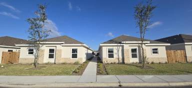 Main picture of 906 N Abbey Ave