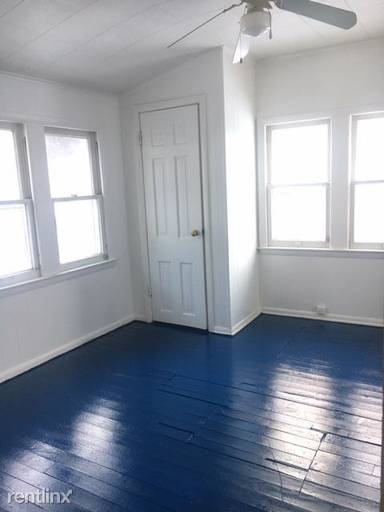 Main picture of 109 S Grove St