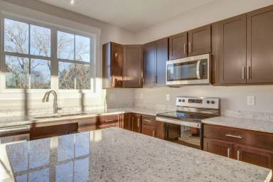 Main picture of 501 Harper Lndg
