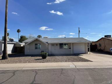 Main picture of 2117 W Laurel Ln