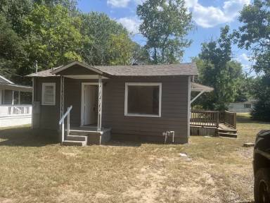 Main picture of 1107 South Rd