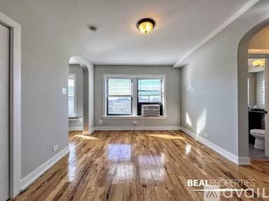 Main picture of 550 W Arlington Pl Apartments