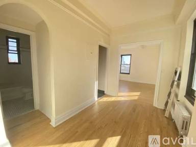 Main picture of 2 Avenue A