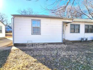 Main picture of 2815 SE Minnesota Ave