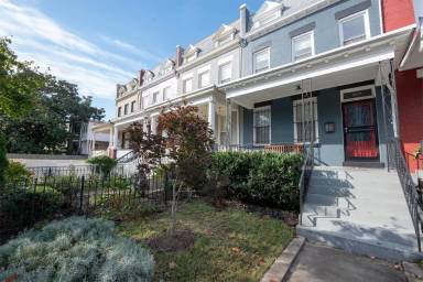 Main picture of 908 12th St NE