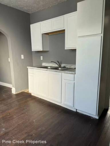 Main picture of 3599 E 108th St