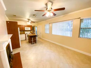 Main picture of 2124 NW 7th Pl