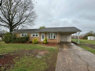 Main picture of 1705 Kingston Rd
