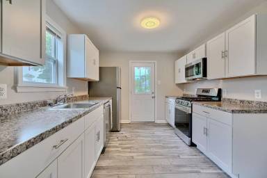 Main picture of 944 Lance Ave