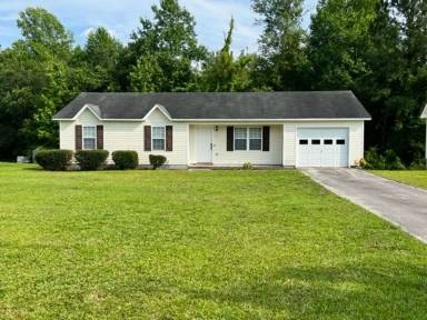Main picture of 212 Winterberry Ct