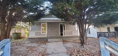 Main picture of 912 Sevier St