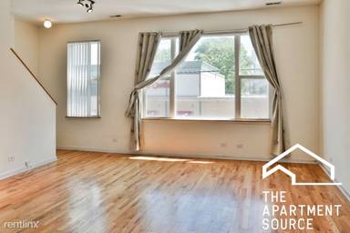 Main picture of 2636 N Halsted St