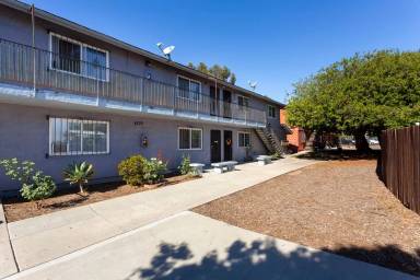 Main picture of 4335-39 Hilltop Dr 4370-80 Tremont St