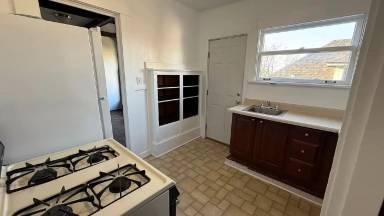 Main picture of 825-837 High St