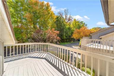 Main picture of 5761 Som Center Rd