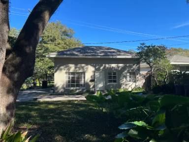 Main picture of 301 1/2 N Mall St