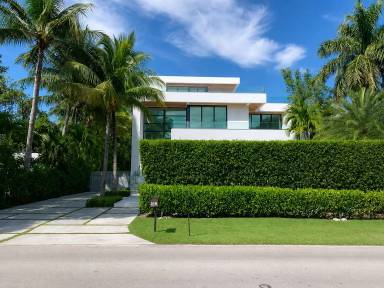 Main picture of 785 Harbor Dr