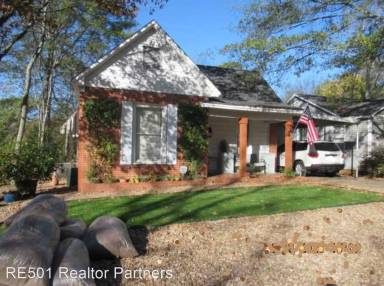Main picture of 1704 N Taylor St