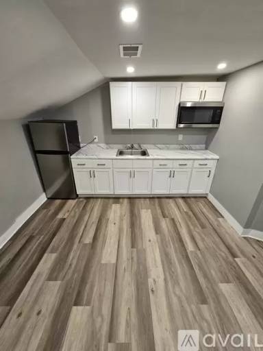 Main picture of 1 Hilmar Ln