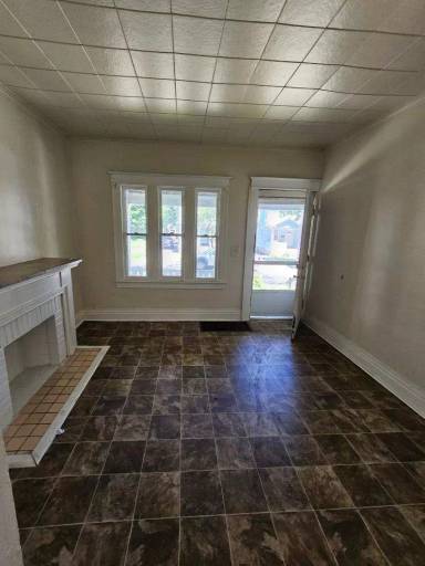 Main picture of 931-43 Ave D