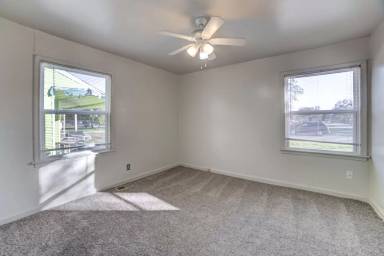 Main picture of 6703 E Queen St