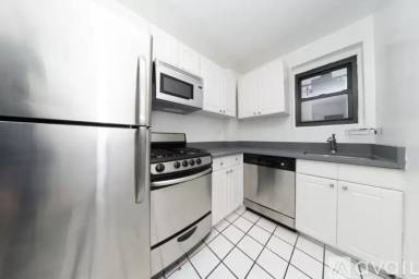 Main picture of 242 E 36th St