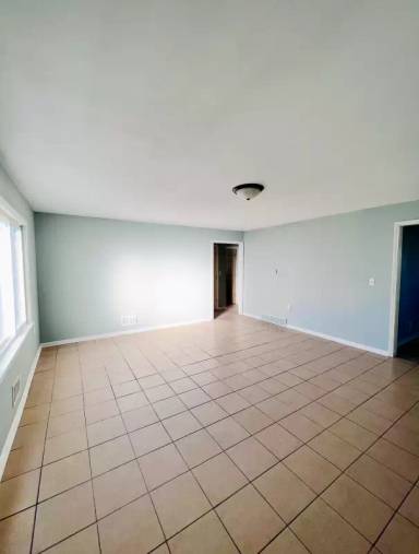 Main picture of 5472 N Long Island Dr