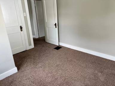 Main picture of 31 E Bruce Ave