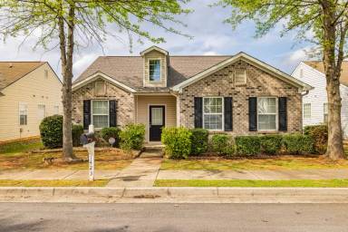 Main picture of 1423 Wilshire Way