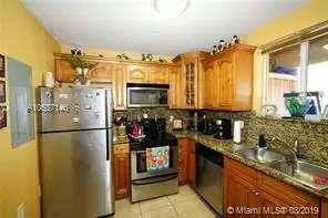 Main picture of West Villas