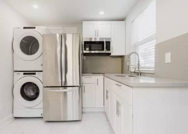 Main picture of 3416 Broadway