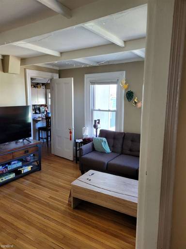 Main picture of 282 Summer St