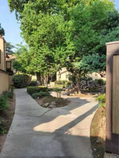 Main picture of 1550 W Ashlan Ave