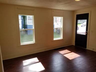 Main picture of 236 Fayette St