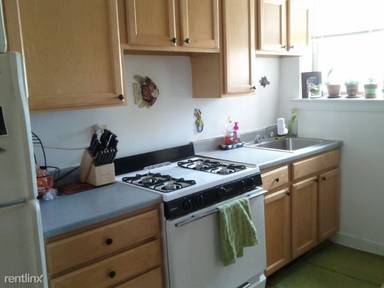 Main picture of 2450 W Wilson Ave