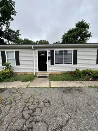 Main picture of 402 Needle Ct