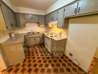 Main picture of 3410 W Maple Dr
