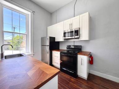 Main picture of 286 E Main St
