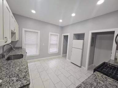 Main picture of 320 Highland Ave