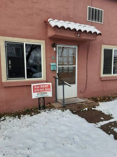 Main picture of 122 E 1st St