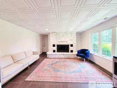 Main picture of 3220 E Huntsville Rd