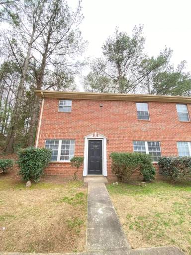 Main picture of 520 E University Dr