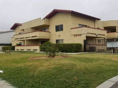 Main picture of 2542 Edwards Ave