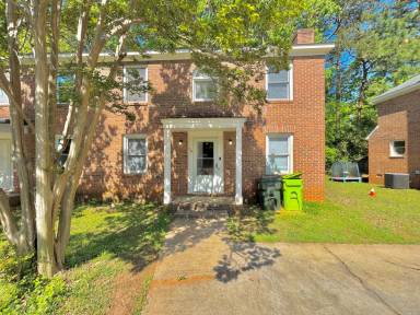 Main picture of 10 Crescent Ln