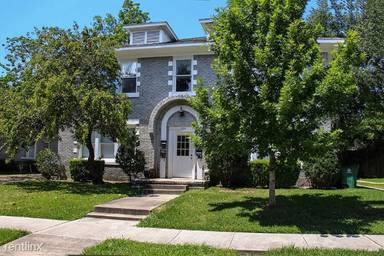 Main picture of 610 W Clay St