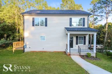 Main picture of 112 Davis St