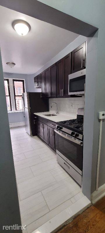 Main picture of 14 Kensington Ave