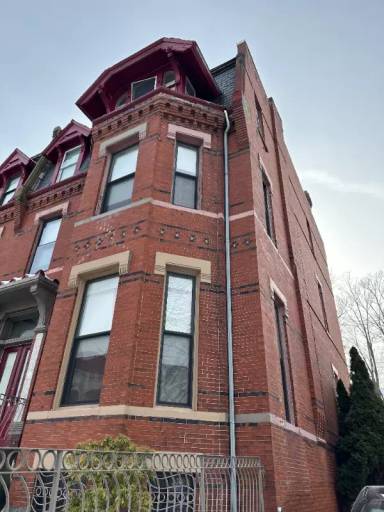 Main picture of 33 Moreland St