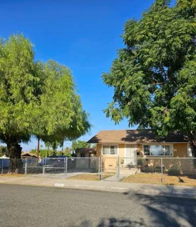 Main picture of 3245 Depot St